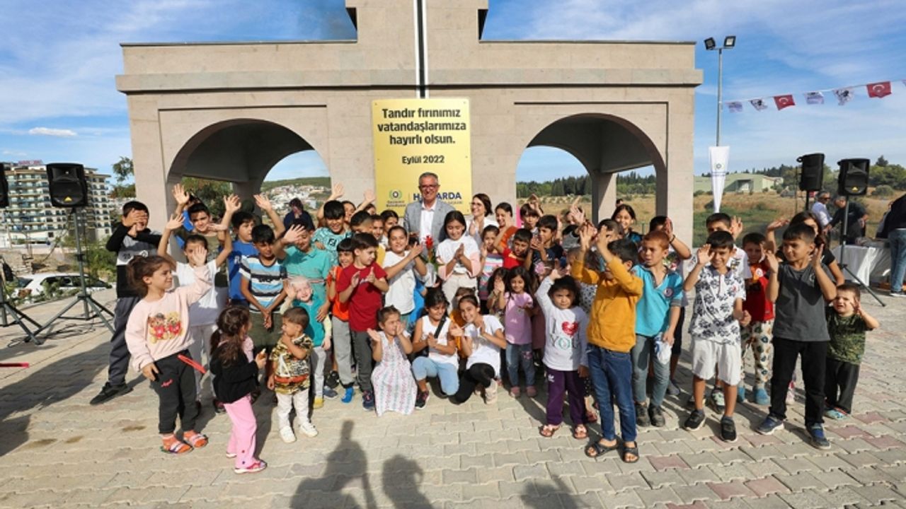 Gaziemir Belediyesi'nden mahalleliye "Tandır Fırını" hizmeti
