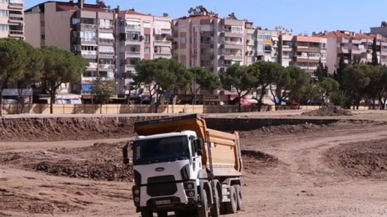 İnşaat şantiyesinde kamyonun çarptığı yaşlı adam öldü