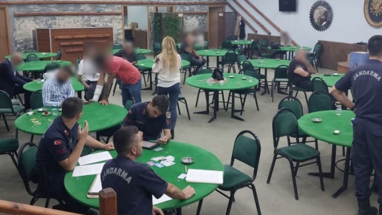 İzmir'de kumar operasyonu: 91 kişiye 165 bin 529 TL para cezası kesildi