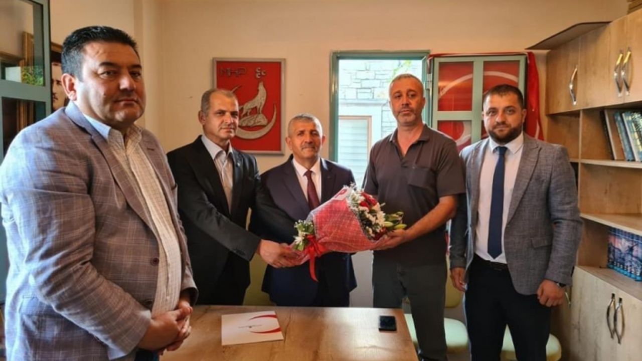 MHP İzmir'de iki ilçeye atama