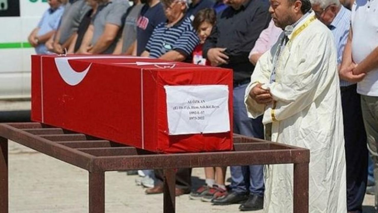 Şehit olan astsubay İzmir'de son yolculuğuna uğurlandı