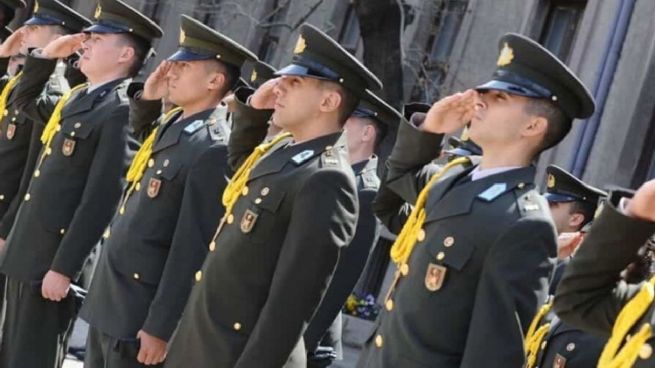 TSK’de subaylık için ‘nikâh’ koşulu: ‘Evlenmeden birlikte yaşayanlar’ yönetmeliğe girdi