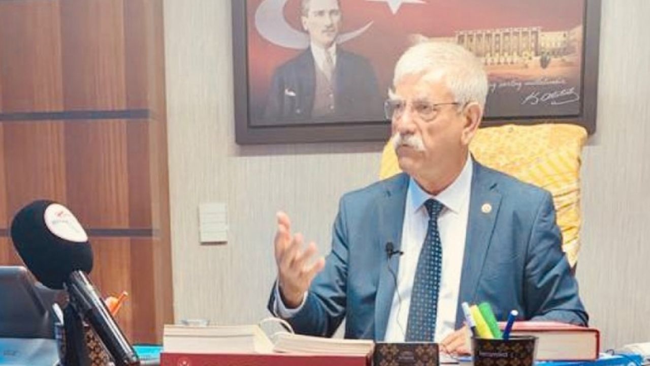 Beko, raylı sistem yatırımlarında İzmir'e verilen 3 bin TL'ye tepki gösterdi