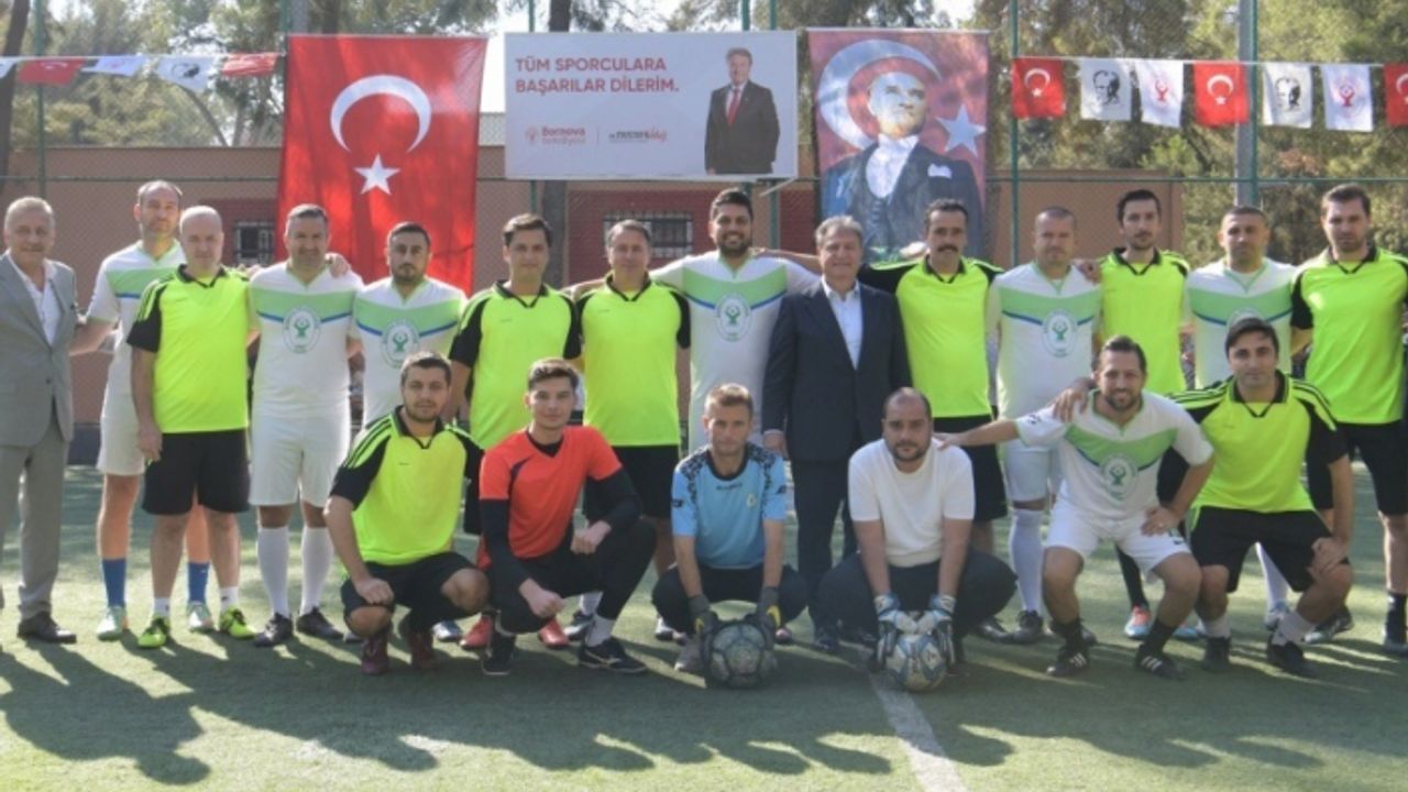 Bornova Belediyesi’nde birimler arası futbol heyecanı