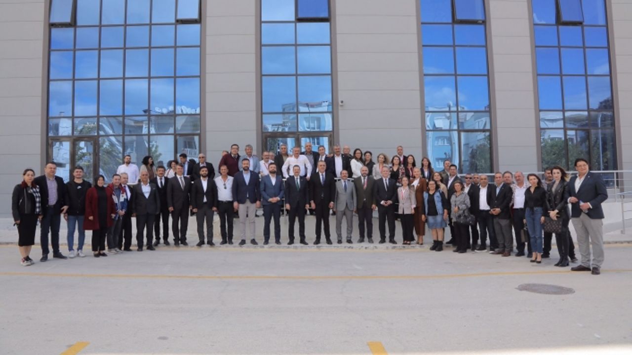 Buca Devlet Hastanesi açılış için gün sayıyor; Kaya: Laf değil, iş üretiyoruz