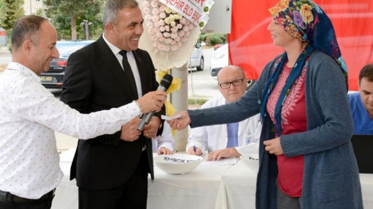 Büyükşehir'in küçük üreticiye desteği sürüyor