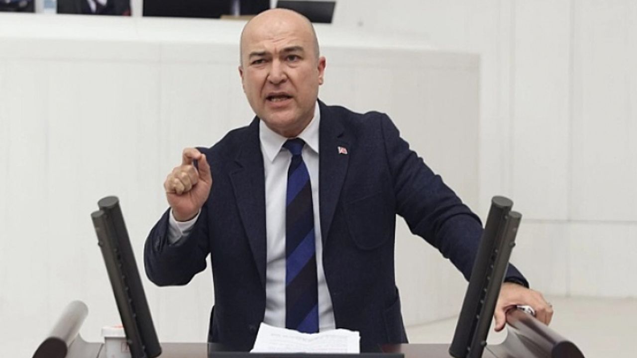 CHP'li Bakan'da Soylu'ya: "Katar, Ay Yıldızlı üniformamızı istemedi mi?"