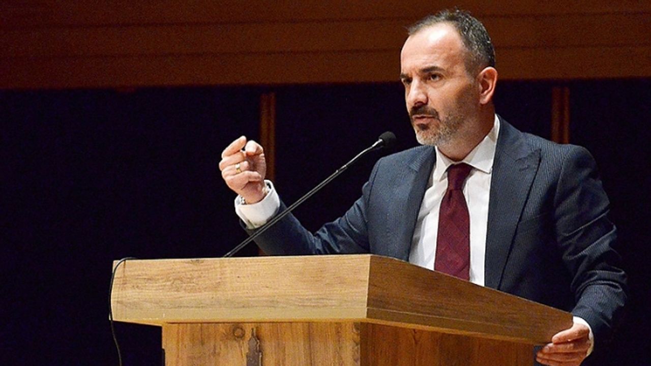 Hızal’dan Büyükşehir’e ‘engelleme’ tepkisi: Kamu alanında zorbalık