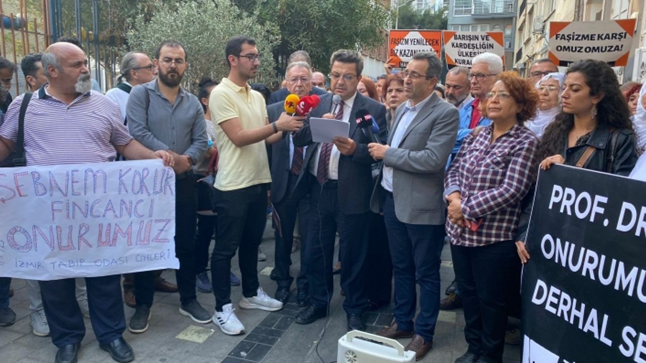 İzmir'de 'Şebnem Korur Fincancı' protestosu