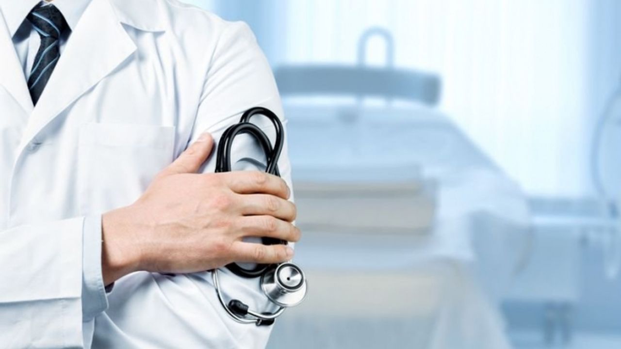 İzmir’de istirahat raporu için para istediği ileri sürülen doktora ev hapsi