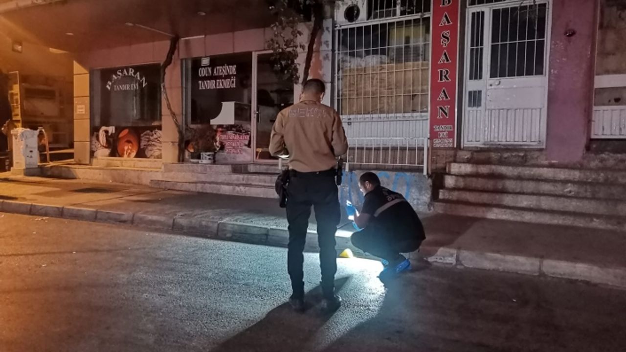 İzmir’de tartıştığı kişilere ateş açan şüpheli, babasını da vurdu