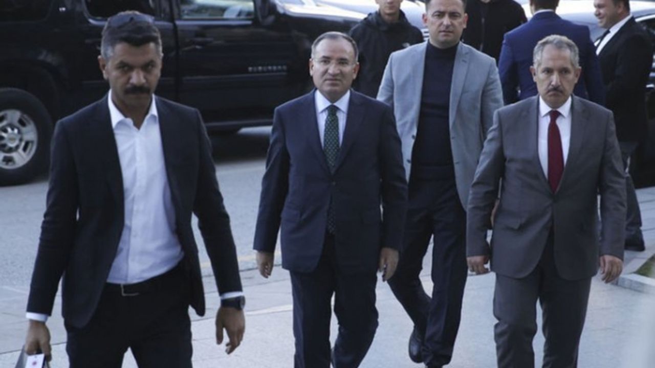 AK Parti başörtüsü için siyasi partileri ziyaret ediyor