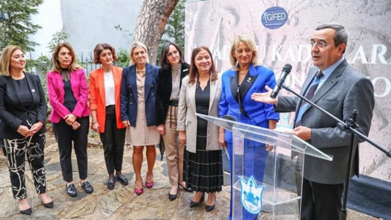 Anadolu kadınları Konak'tan harekete geçti