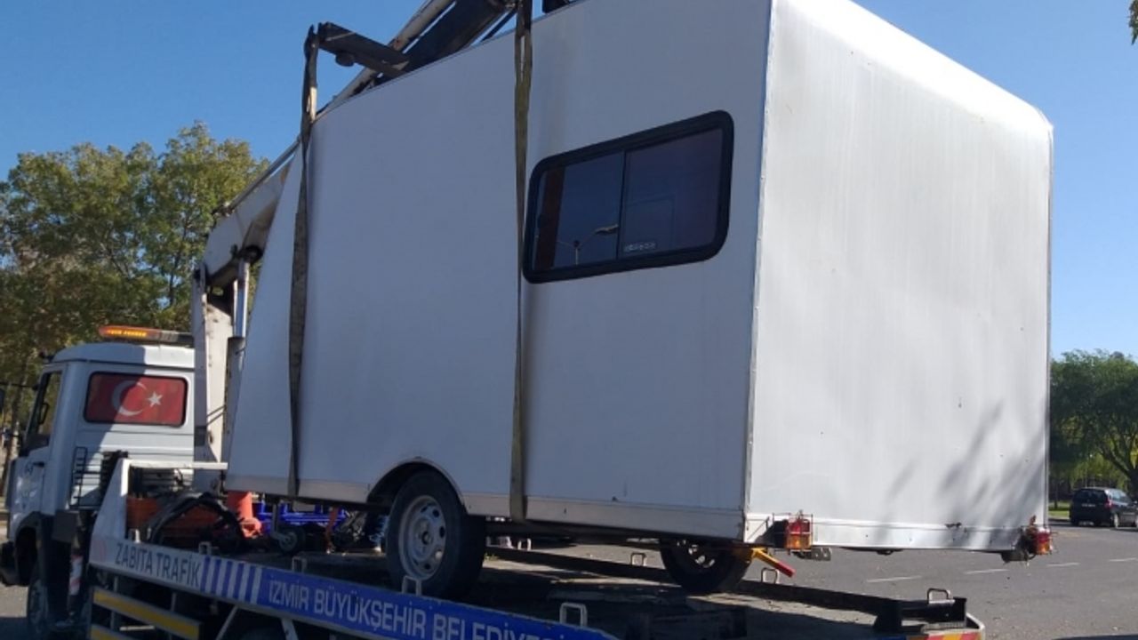 İnciraltı Kent Ormanı’ndaki karavanlar kaldırıldı