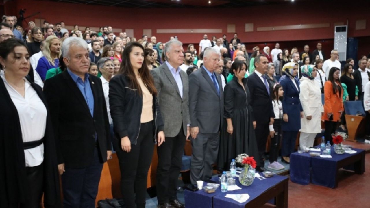Narlıdere'de duygu dolu anlar: İzmir Depremi’nde yitirdiğimiz canlar anıldı