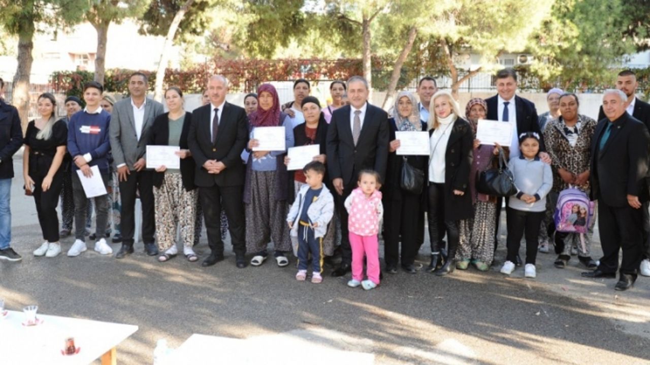 Okur-Yazarlık kursuyla 20 kadın hayallerine kavuştu
