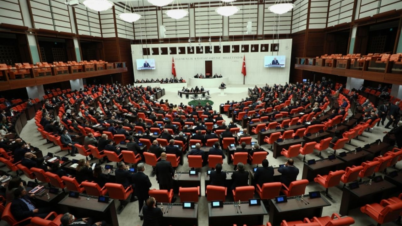 TBMM'de KYK kredi borçlarının faizlerinin silinmesi kabul edildi