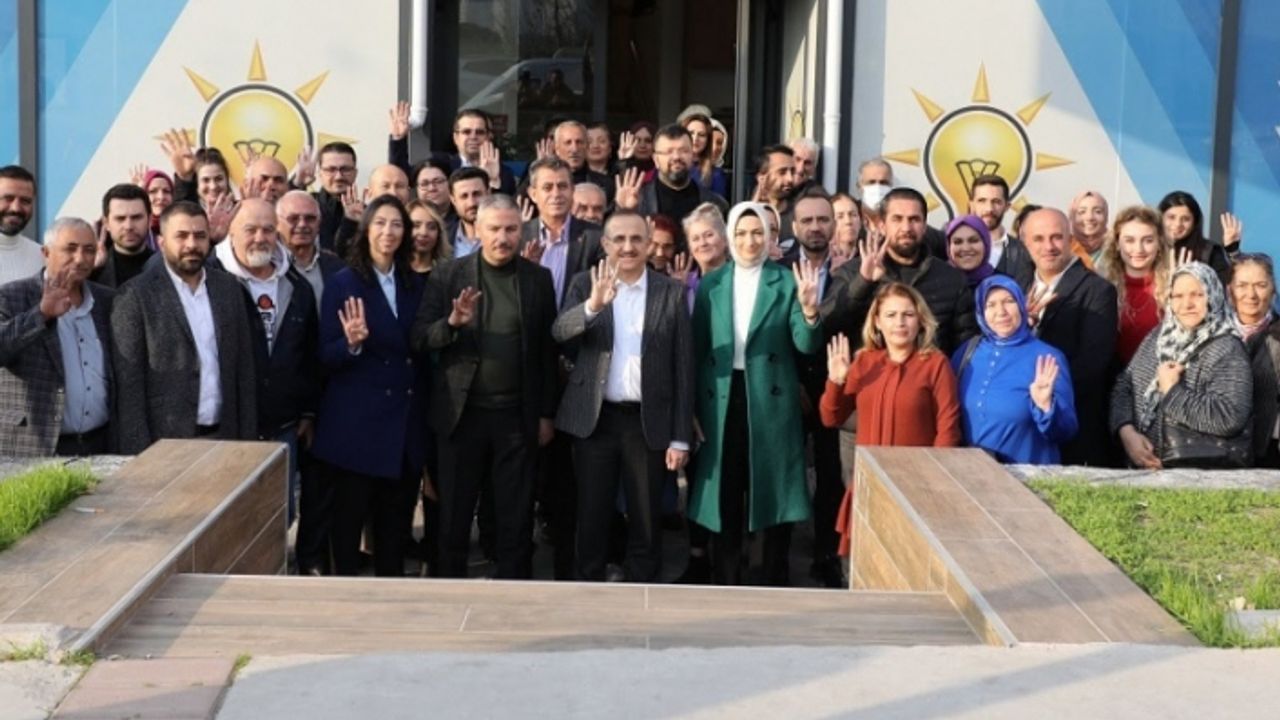 AK Partili Sürekli: “İzmir, hizmet fakirliğinden usandı”