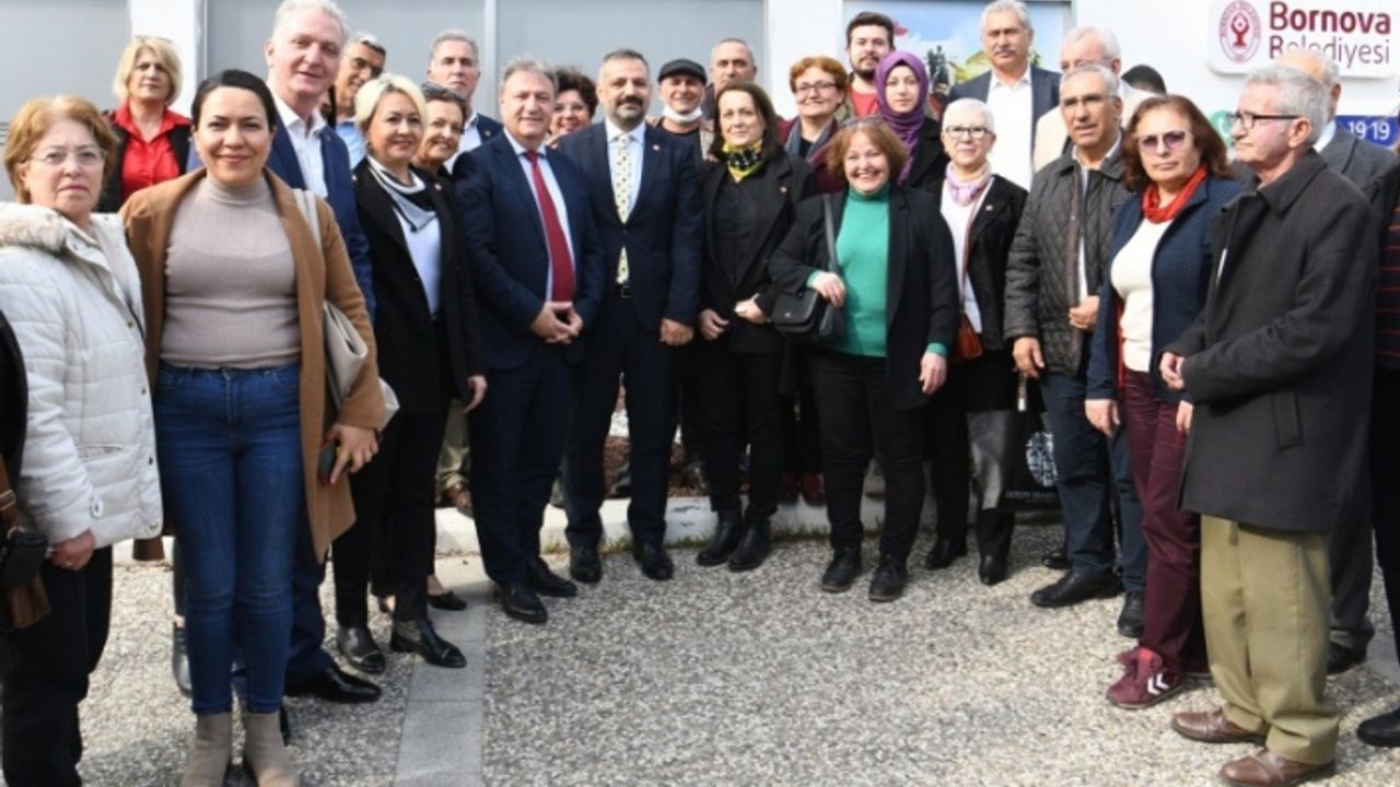 Aslanoğlu'ndan CHP Bornova'ya sosyal medya talimatı