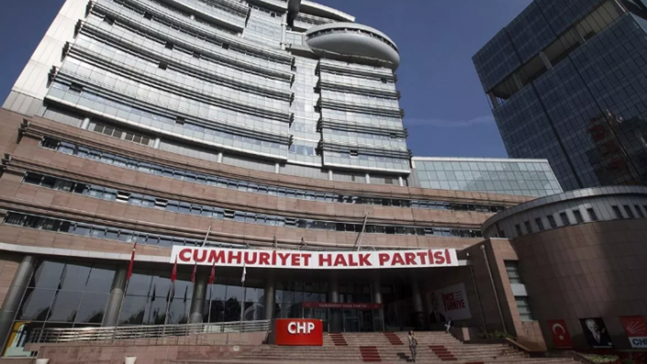 CHP'de iki dönem kuralı gündemde: Mevcut vekiller yeniden aday olamayacak mı?