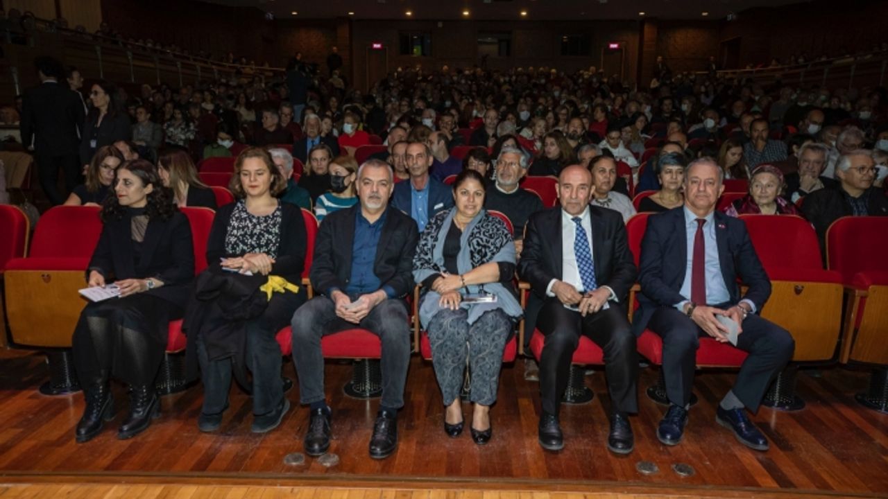 Nazım Hikmet ile Yannis Ritsos İzmir’de şiir ve şarkılarla anıldı