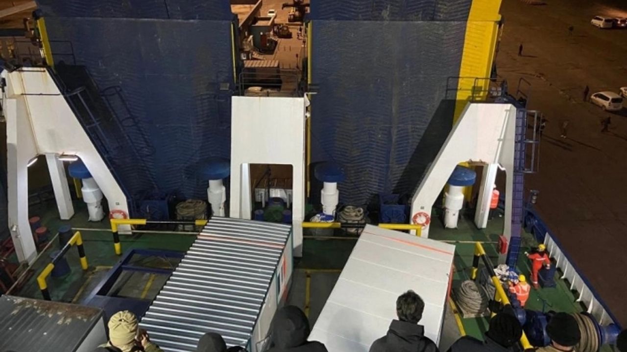 Çeşme'den yola çıkan yardım gemisi İskenderun'da