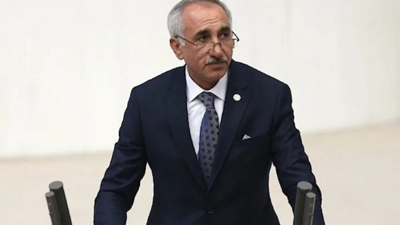 Enkaz altında kalan AK Partili Milletvekilinden kötü haber
