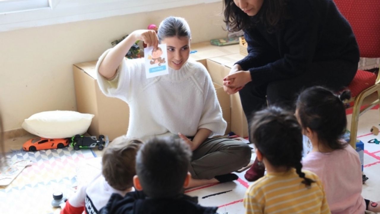 Güzelbahçe'de depremzede çocuklara oyun alanı