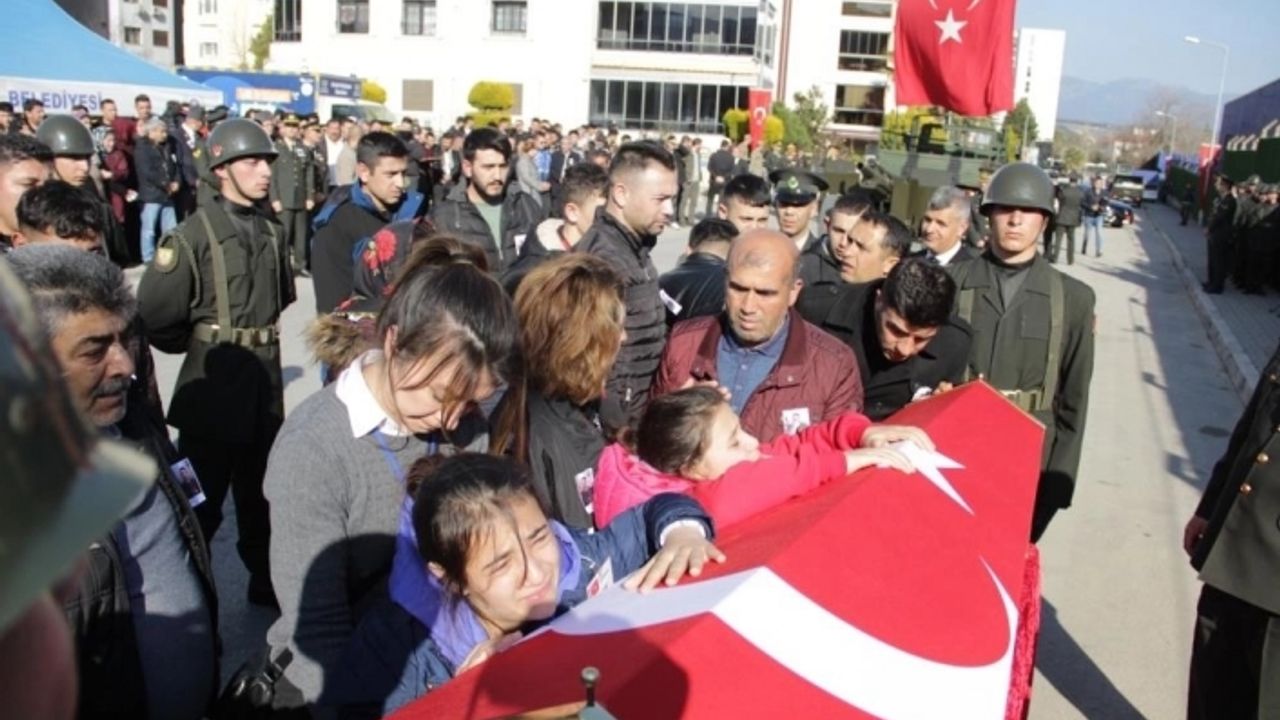 İzmir'de şehide yürek yakan veda: 4 çocuk yetim kaldı