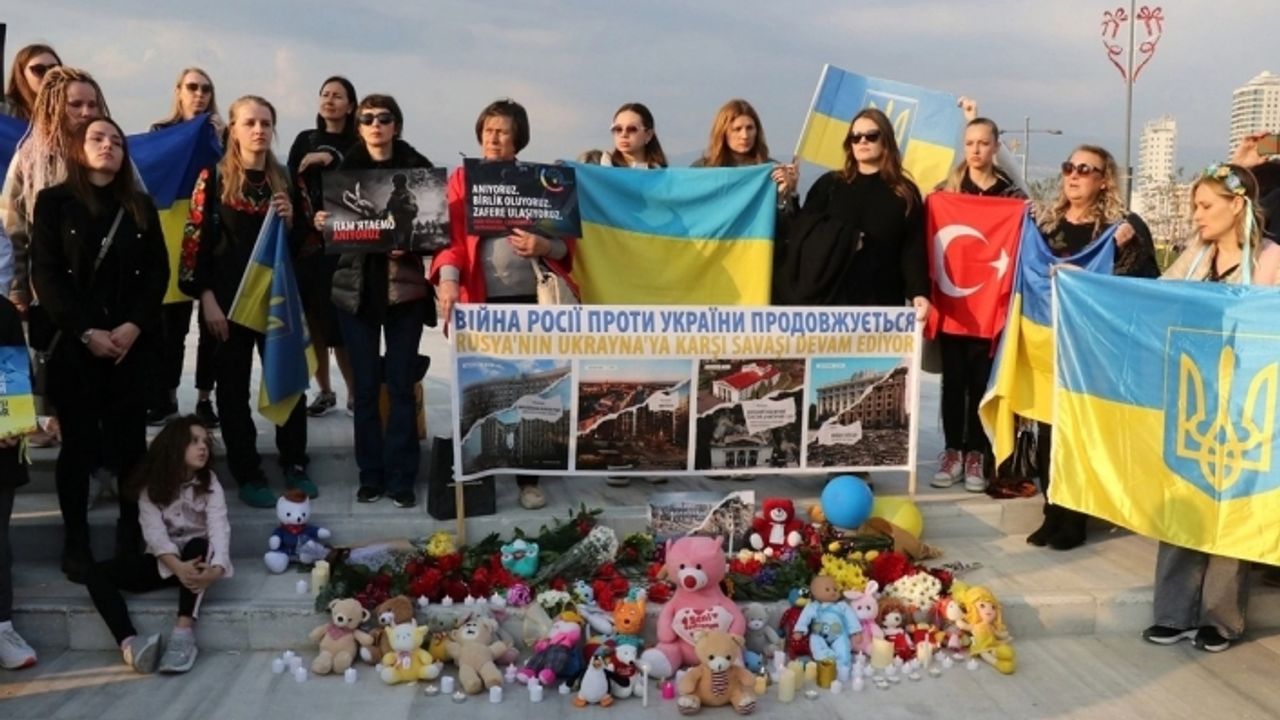 İzmir'deki Ukraynalılardan savaşın 1. yılında açıklama: Zafere ulaşacağız!