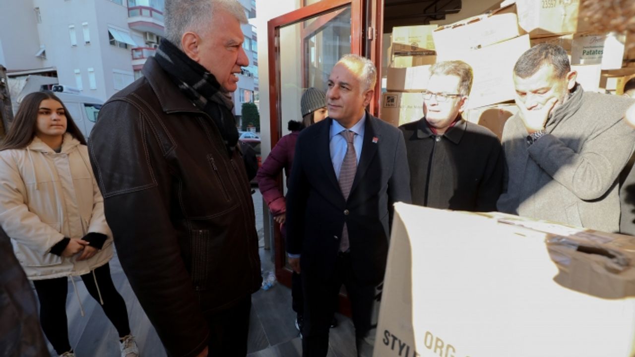 NARLIDERE'DEN DEPREM BÖLGESİNE SEVKİYAT SÜRÜYOR