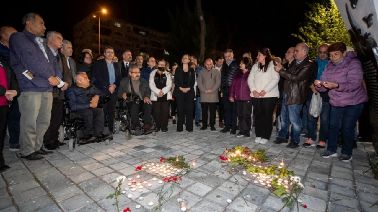Depremde yitirilen canlar için İzmir’den “sessiz çığlık” yükseldi
