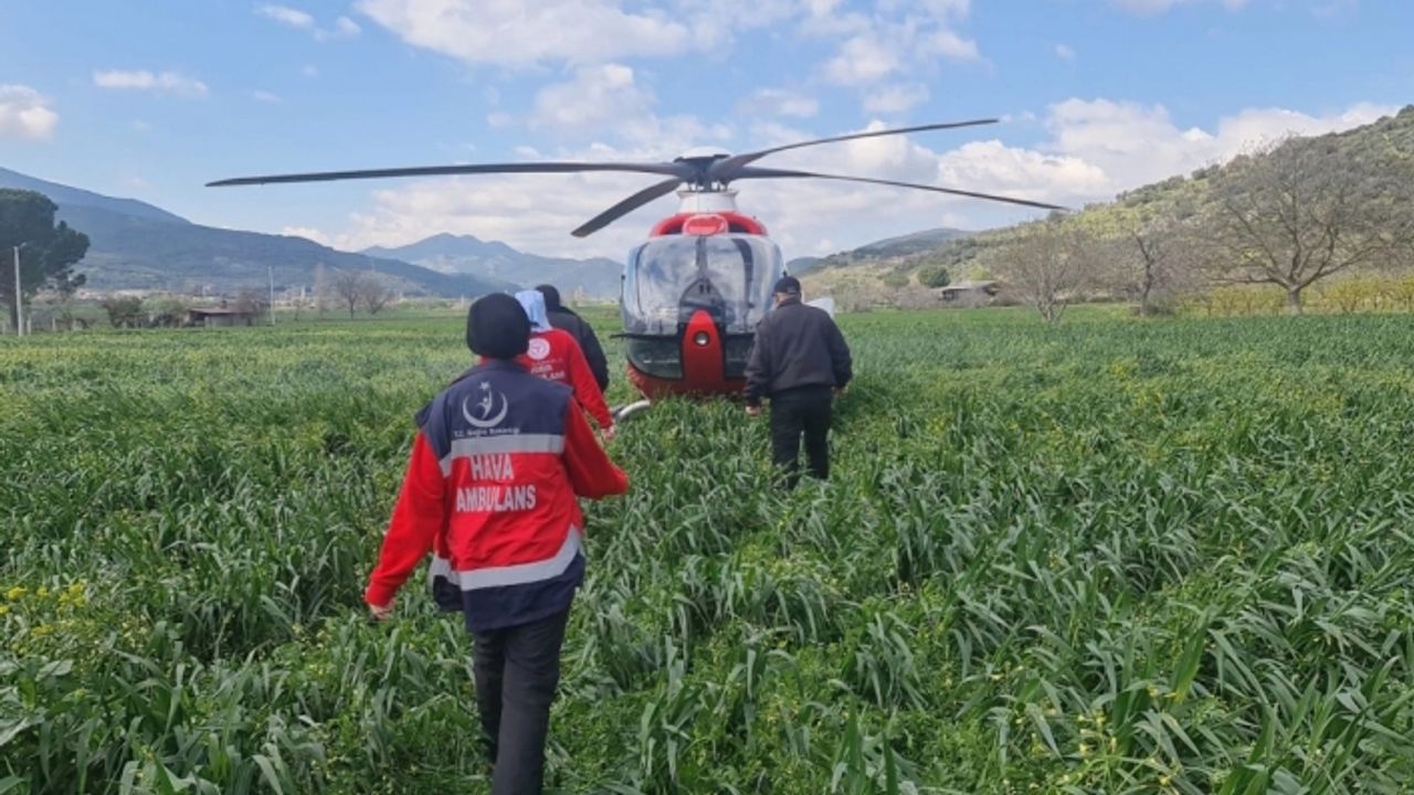 Helikopter tarlaya indi, doktorlar 2 saat mücadele etti, işçi kurtarılamadı