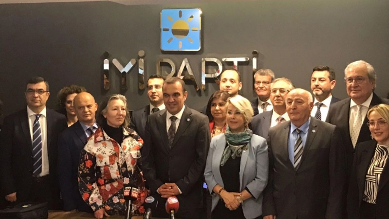 İYİ Parti İzmir'de aday adaylarını tanıttı