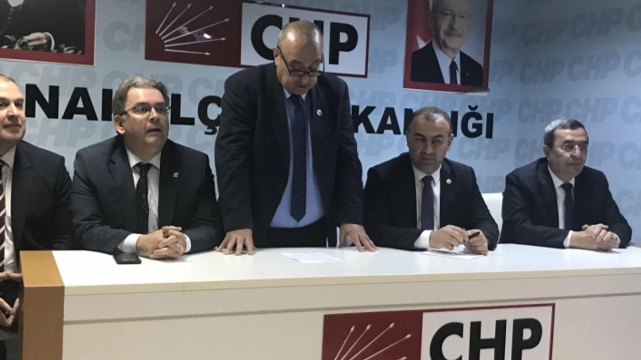 Batur'dan CHP Konak İlçe Başkanlığı'na bayram ziyareti: 14 Mayıs'ta seçimi Kılıçdaroğlu kazanacak