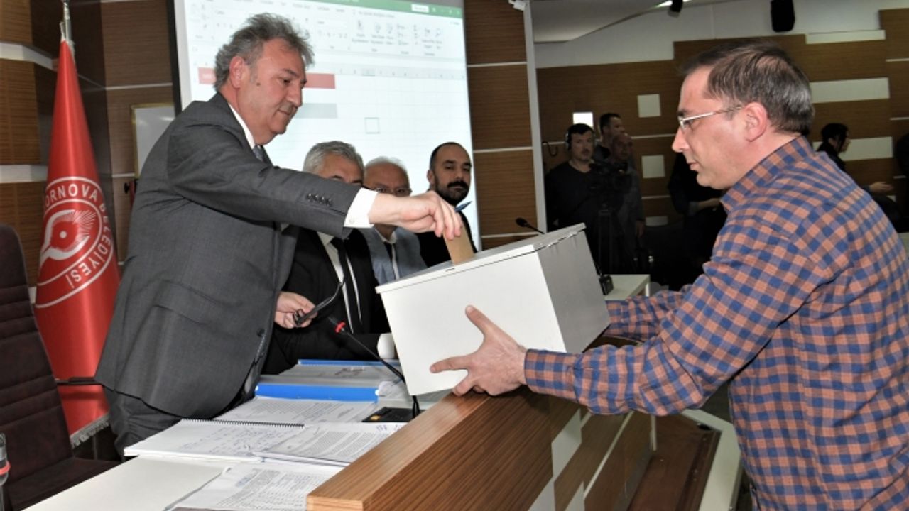 Bornova Belediye Meclisi’ne iki yeni isim