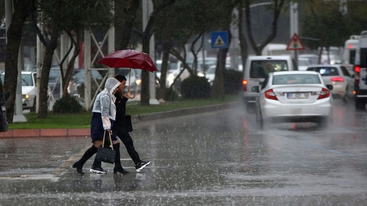 Meteoroloji uyardı: İzmir'e sağanak geliyor!