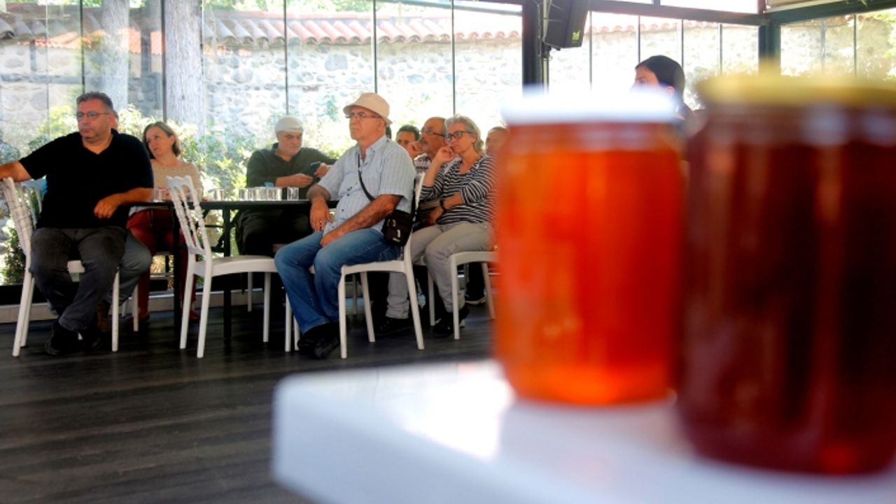 Bornova Belediyesi'nden 'bal gibi' eğitim