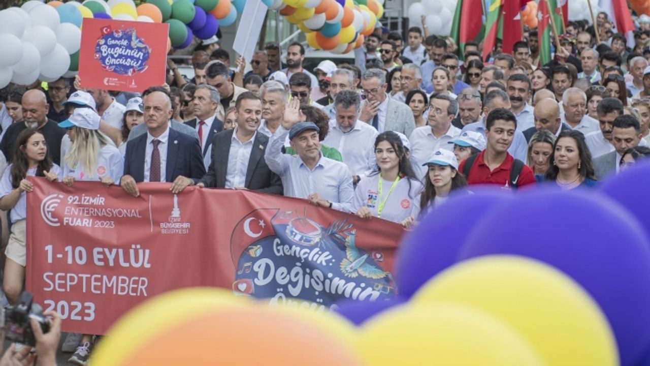 92. İzmir Enternasyonal Fuarı dünya gençlerinin enerjisiyle başladı