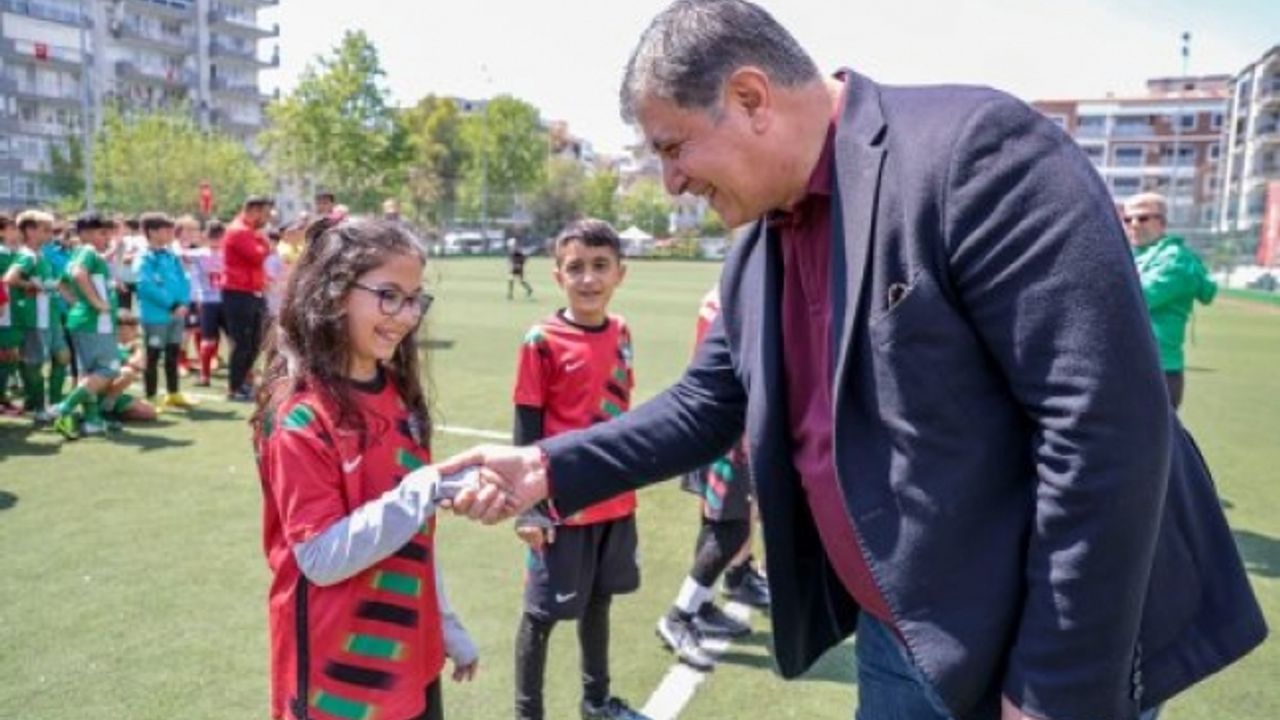 Başkan Tugay'dan amatör spor kulüplerine destek