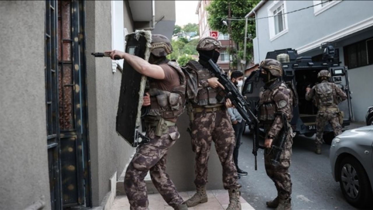 İzmir'de bir operasyon daha... Mafyanın kökü kazınıyor!