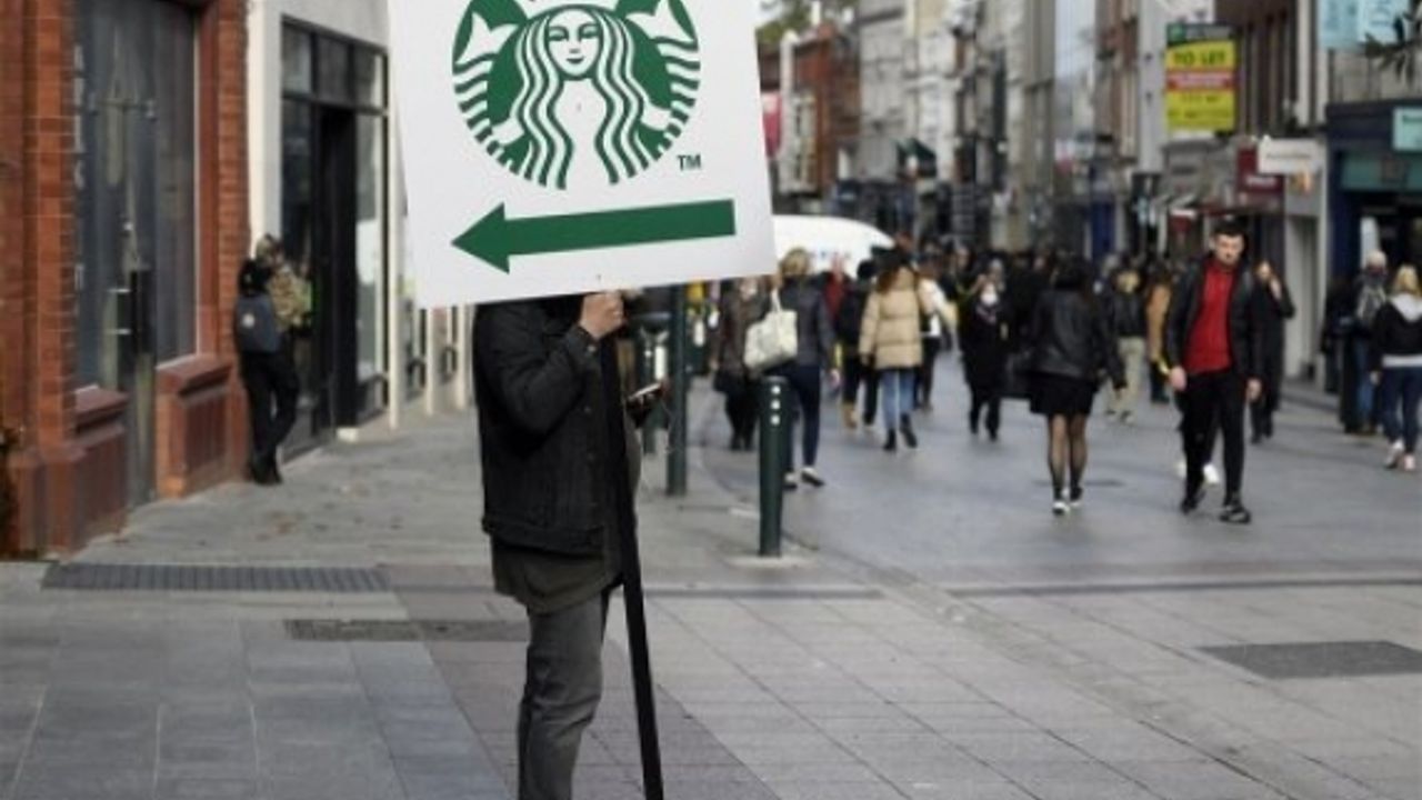Starbucks'tan Filistin'e destek paylaşımlarına dava
