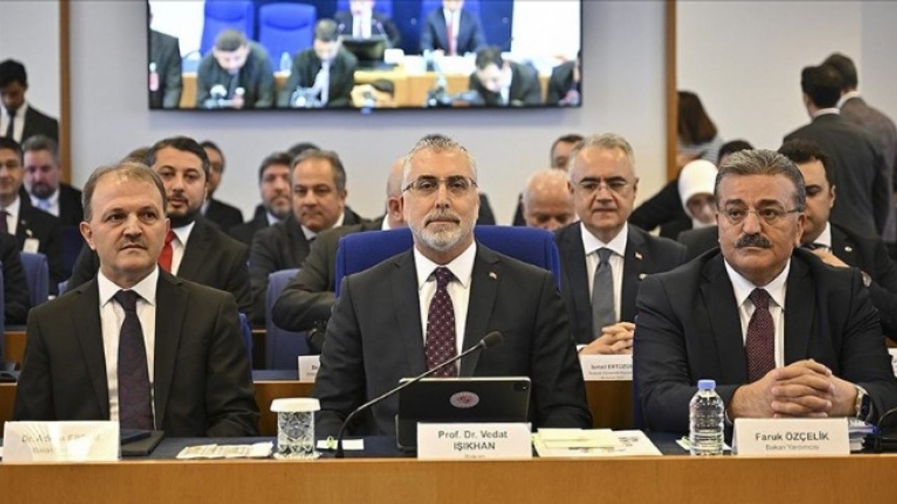 Bakan Işıkhan'dan asgari ücret açıklaması