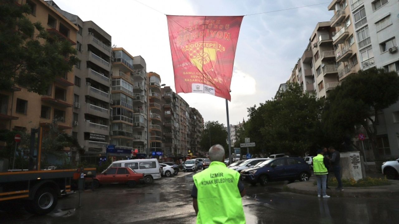 İzmirliler Süper Lig'e yükselen Göztepe için tek yürek