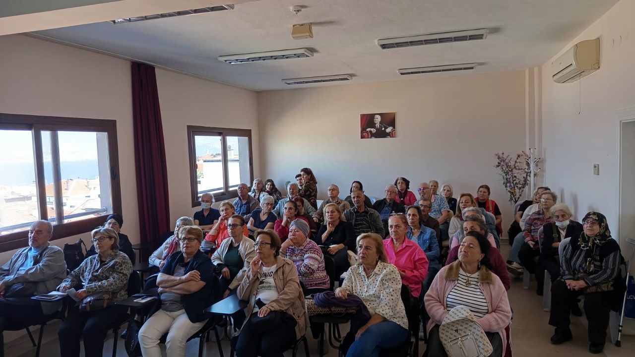 Konak’ın İleri Yaş Merkezi’nde seminerler devam ediyor
