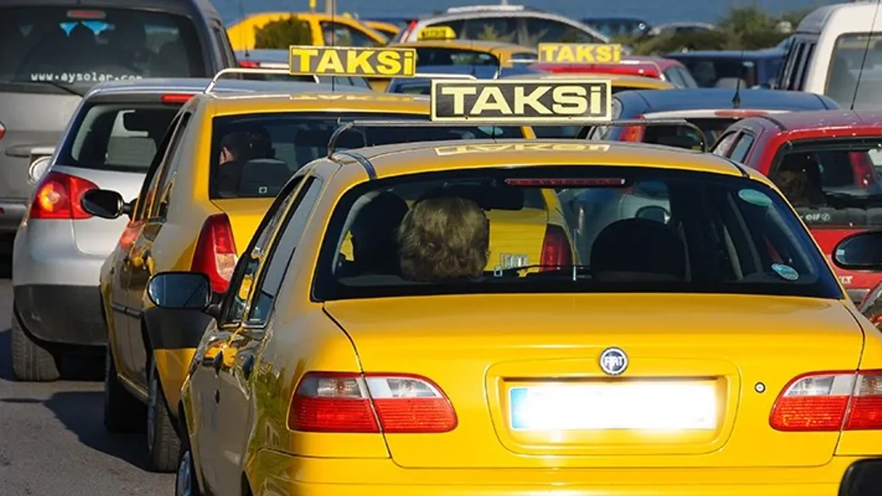 Erkan Özkan'dan İzmir'de korsan taksiyle mücadele mesajı