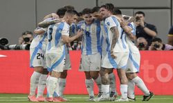 Messi tarihe geçti... Arjantin finalde!