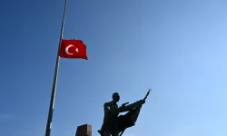 İzmir’de yas günü: Bayraklar yarıya indirildi