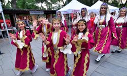 Bornova'da halayla yükselen coşku sürüyor