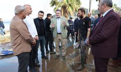 Başkan Saygılı, Foça'da selden etkilenenlere devletin yardımlara başladığını duyurdu